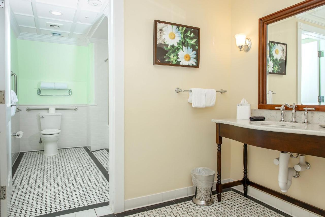 Mills Park Hotel Yellow Springs エクステリア 写真